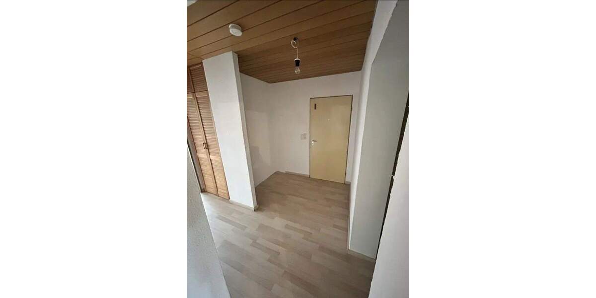 Etagenwohnung Herrenberg - 4 Zimmer, 96 m&sup2;, 330.000&euro; | Angebot:24811206