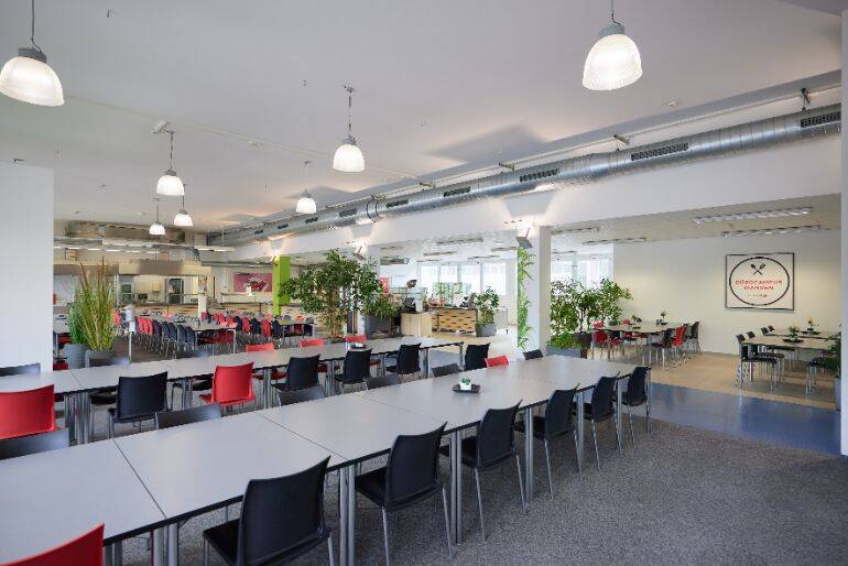 Schöne Gastrofläche am Neckar: Perfekt für Gastrounternehmen - All-in-Miete