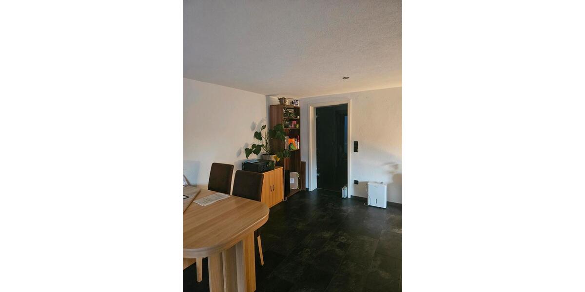 Erdgeschoßwohnung Reutlingen Altenburg - 2.5 Zimmer, 70 m&sup2;, 1.200&euro; | Angebot:27579761