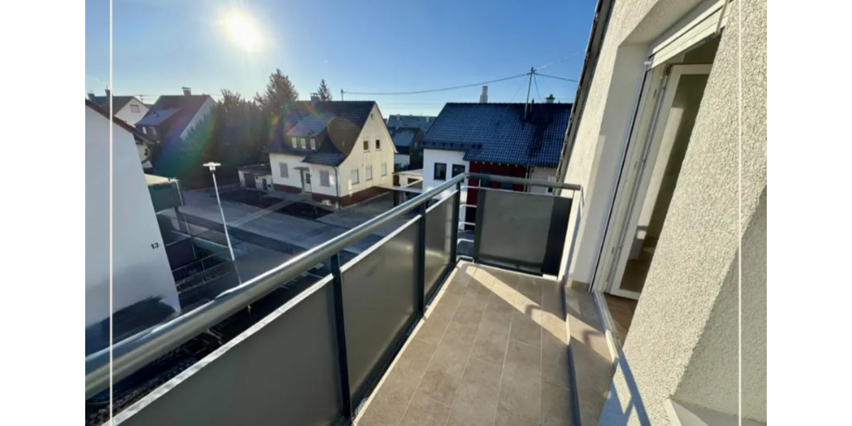 Moderne 3-Zimmer-Wohnung mit Balkon, Einbauküche, Stellplatz und ca. 50 m² ausgebautem Dachboden 3 zimmer