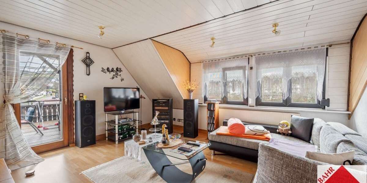 Einfamilienhaus Calw - 8 Zimmer, 242 m&sup2;, 369.000&euro; | Angebot:24470065