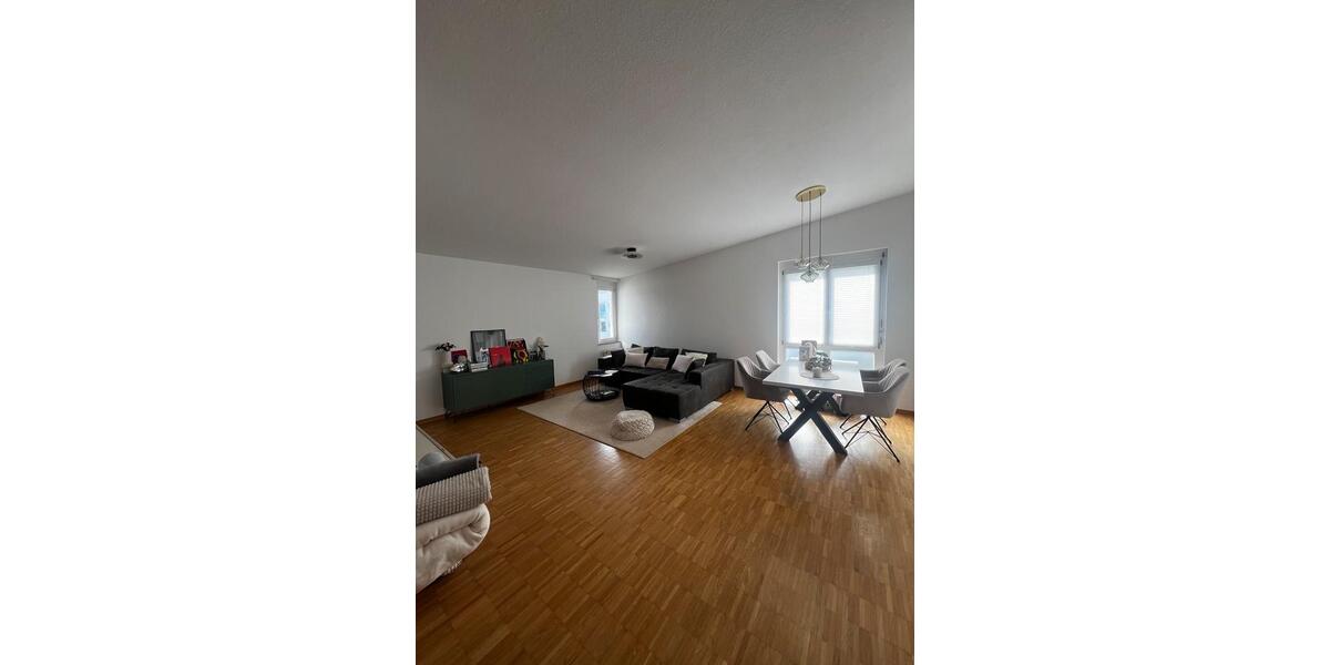 Dachgeschoßwohnung Esslingen am Neckar Hegensberg - 3 Zimmer, 90 m&sup2;, 1.260&euro; | Angebot:27587403