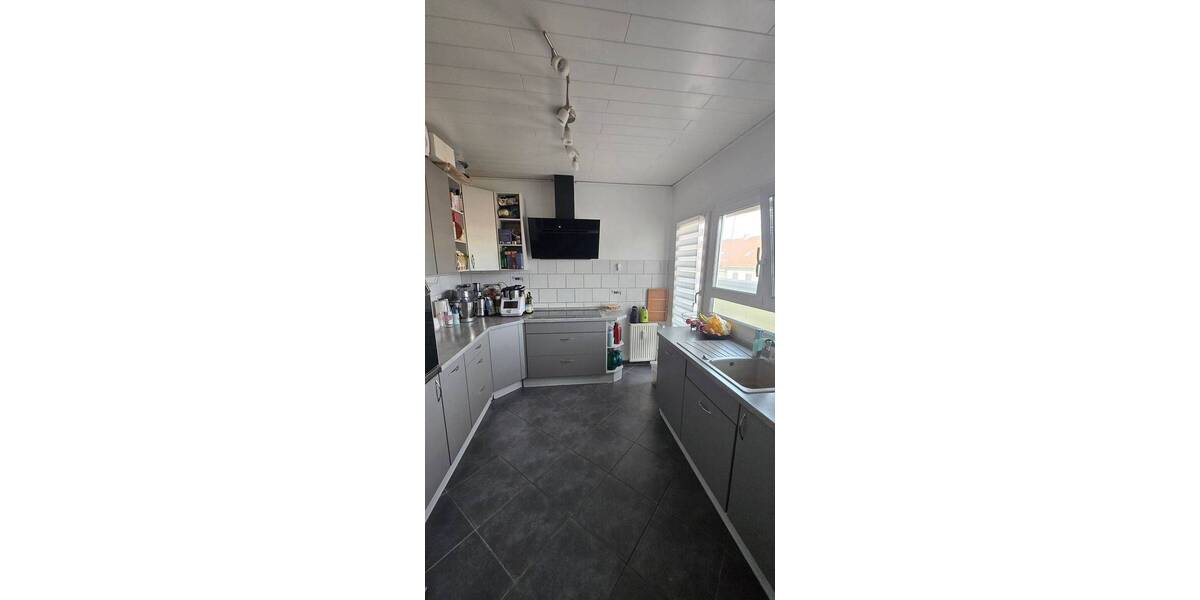 Etagenwohnung Pforzheim Oststadt - 4 Zimmer, 170 m&sup2;, 1.700&euro; | Angebot:25708064