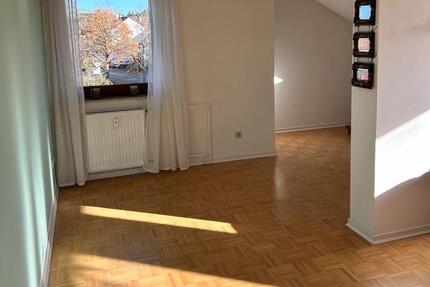 Helle 3,5-Zimmerwohnung mit Balkon, EBK und Garage in Hohenwart 3 zimmer