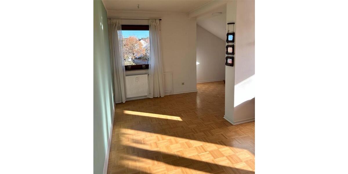 Helle 3,5-Zimmerwohnung mit Balkon, EBK und Garage in Hohenwart 3 zimmer