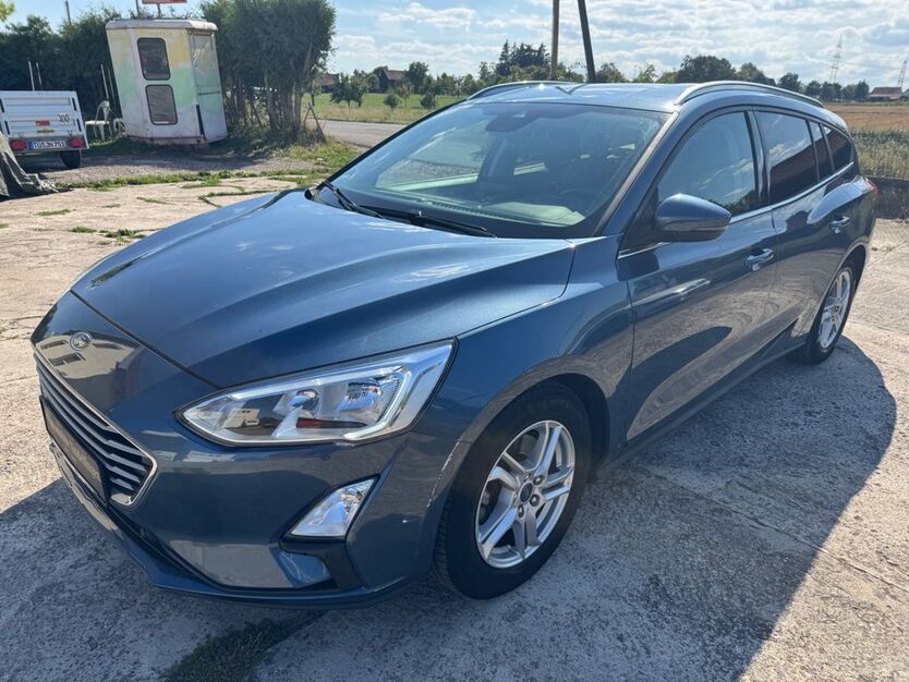 Ford Focus 98.000 km 7.950 € Sindelfingen/Stuttgart 71069