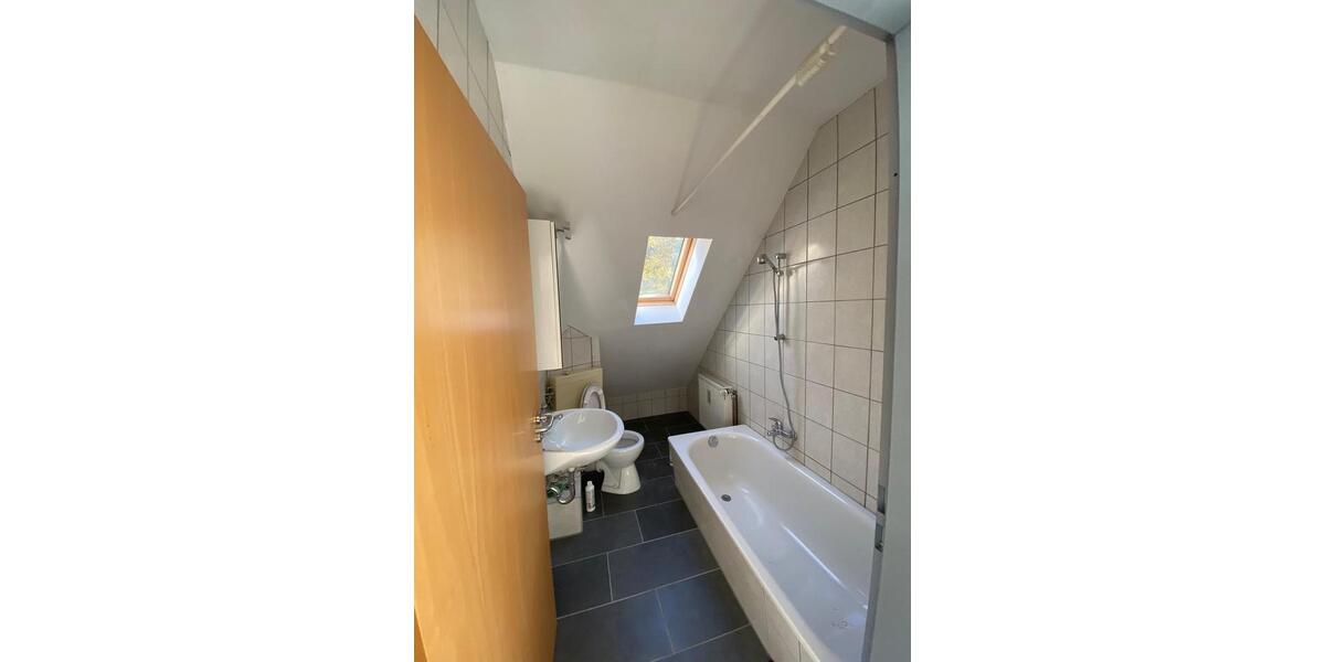 Dachgeschoßwohnung Reutlingen Reutlingen-Betzingen - 1 Zimmer, 40 m&sup2;, 630&euro; | Angebot:24694308