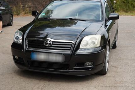 Toyota Avensis 299.000 km 2.000 &euro; Pforzheim 75177