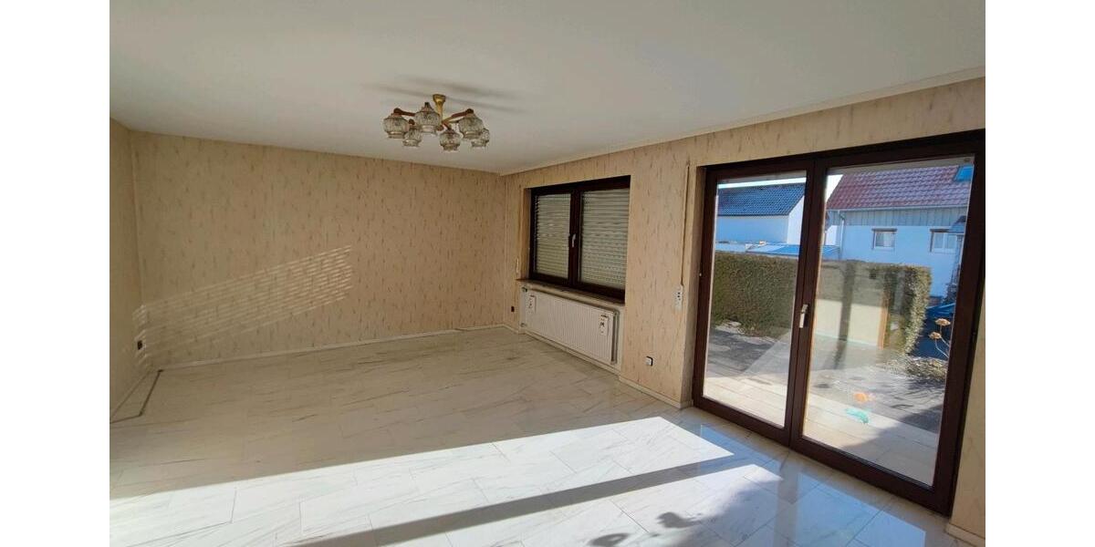 Doppelhaushälfte Herrenberg - 6 Zimmer, 146 m&sup2;, 550.000&euro; | Angebot:24825614