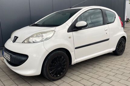 Peugeot 107 163.000 km 1.390 € Holzgerlingen 71088