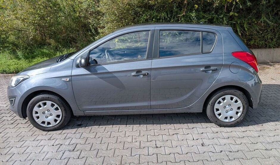 i20