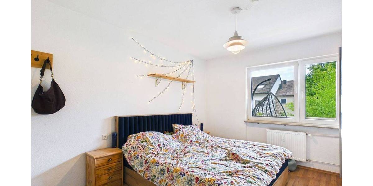 Etagenwohnung Leonberg - 3 Zimmer, 93 m&sup2;, 349.000&euro; | Angebot:26879142