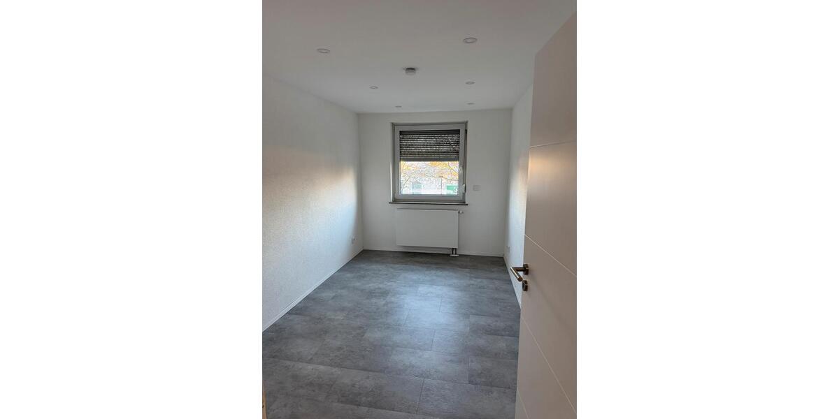 Etagenwohnung Böblingen - 4 Zimmer, 80 m&sup2;, 1.550&euro; | Angebot:26409986