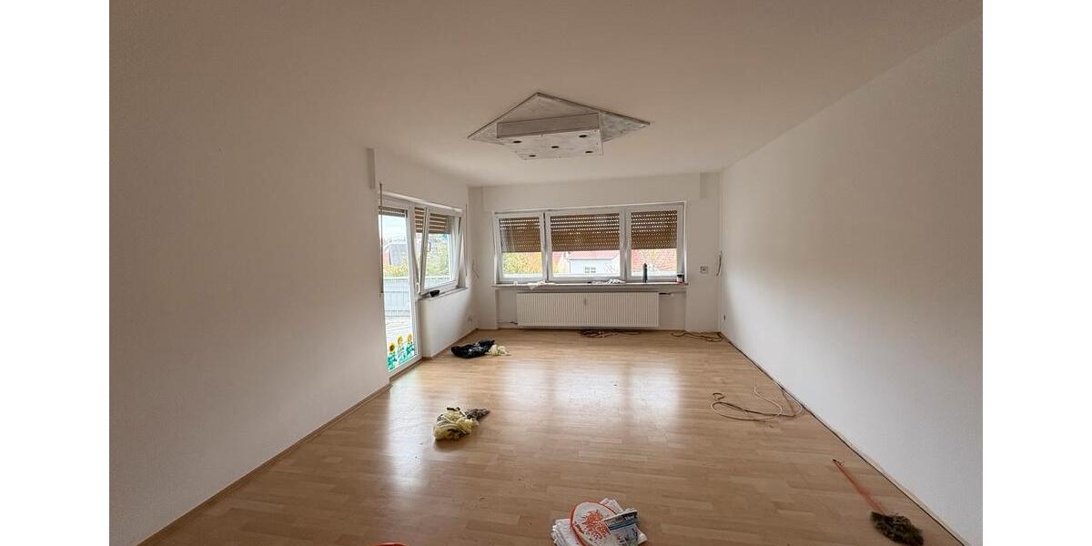 In Meßstetten: Großzügige, renovierte, helle Wohnung zimmer