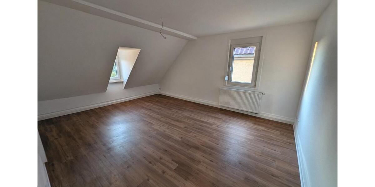 Dachgeschoßwohnung Ludwigsburg - 4 Zimmer, 97 m&sup2;, 1.315&euro; | Angebot:27608091
