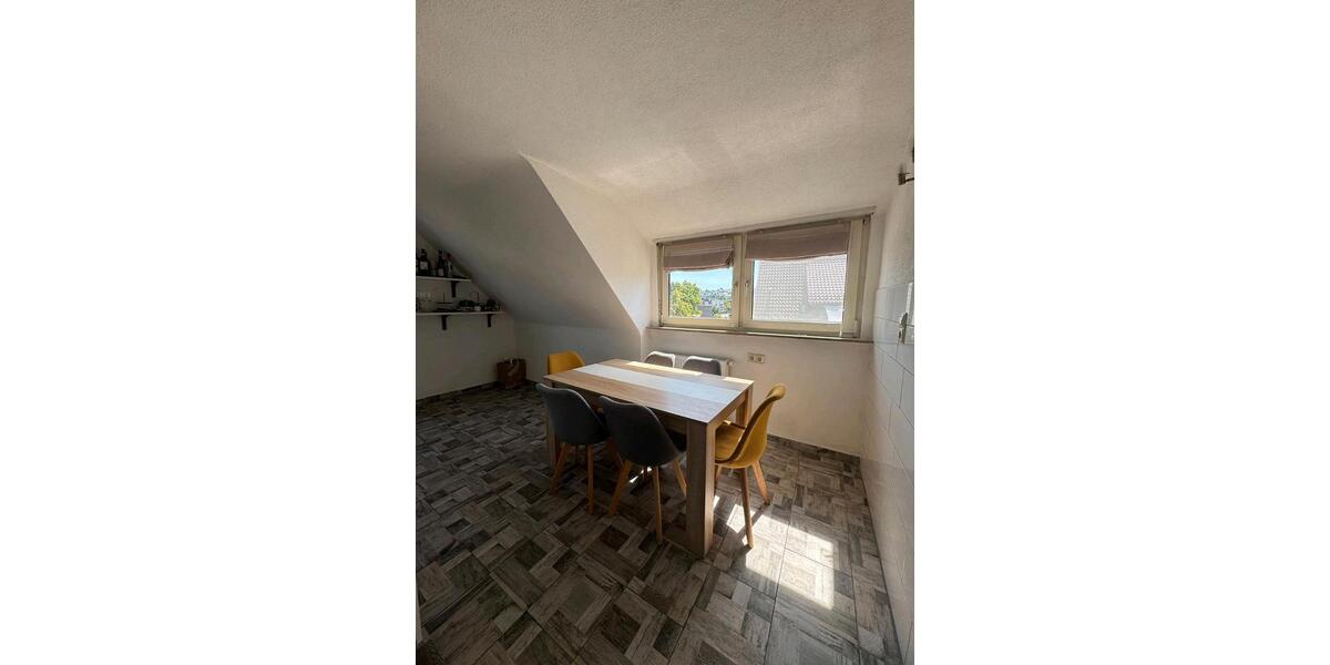 Dachgeschoßwohnung Stuttgart Feuerbach - 2.5 Zimmer, 52 m&sup2;, 1.090&euro; | Angebot:24216111