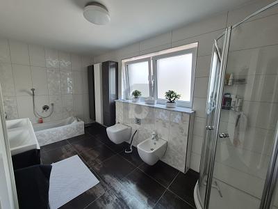 NATURIDYLLE TRIFFT AUF HÖCHSTEN WOHNKOMFORT - Einfamilienhaus Nagold | Angebot:26802465