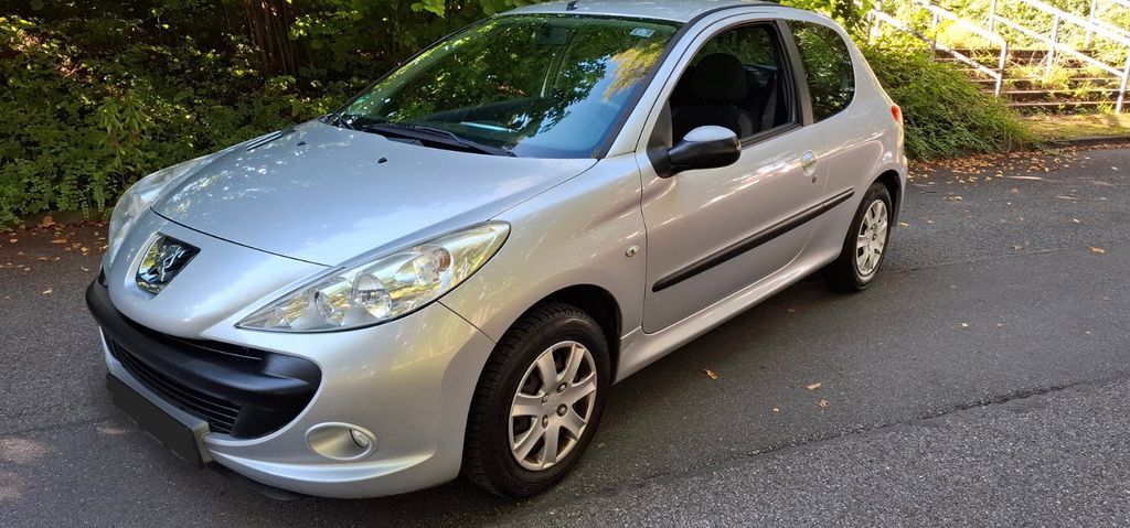 Peugeot 206 130.000 km 2.940 € Ludwigsburg 71640