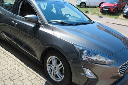 Ford Focus 183.000 km 8.200 &euro; Niefern-Öschelbronn 75223