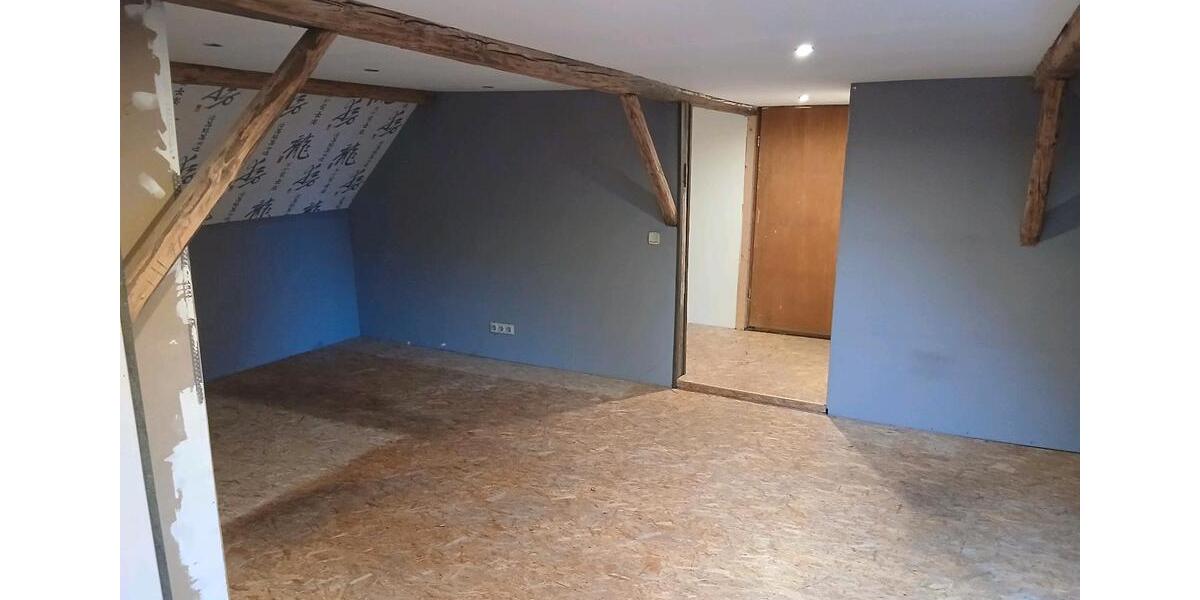 Etagenwohnung Reutlingen - 5 Zimmer, 128 m&sup2;, 1.350&euro; | Angebot:27594248