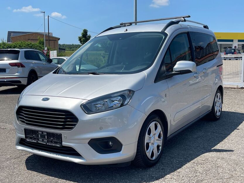 Ford Tourneo Courier 111.000 km 9.950 € Hildrizhausen 71157