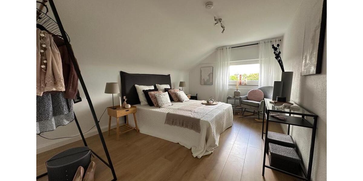 Dachgeschoßwohnung Stuttgart Zuffenhausen - 2.5 Zimmer, 52 m&sup2;, 970&euro; | Angebot:25936820