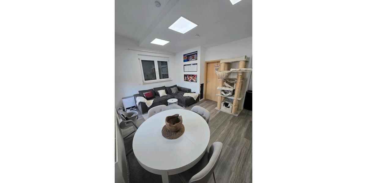 Dachgeschoßwohnung Waiblingen - 2.5 Zimmer, 55 m&sup2;, 245.000&euro; | Angebot:26889082