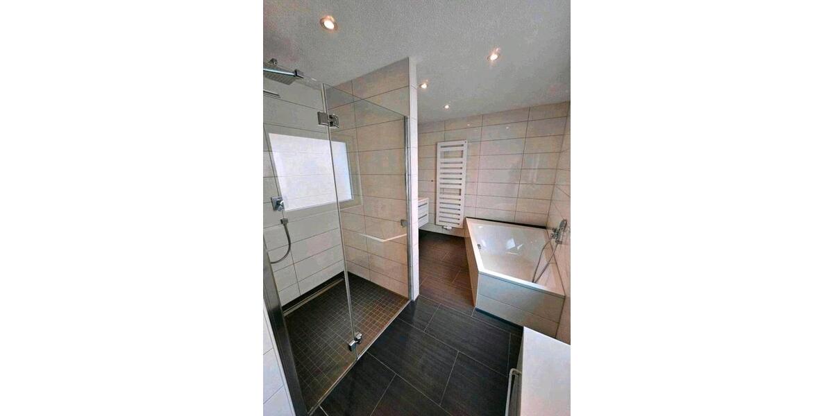 Etagenwohnung Pforzheim - 4 Zimmer, 160 m&sup2;, 1.650&euro; | Angebot:26321293