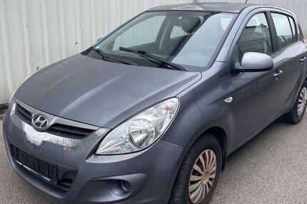 Hyundai i20 39.000 km 2.490 € Böblingen 71034