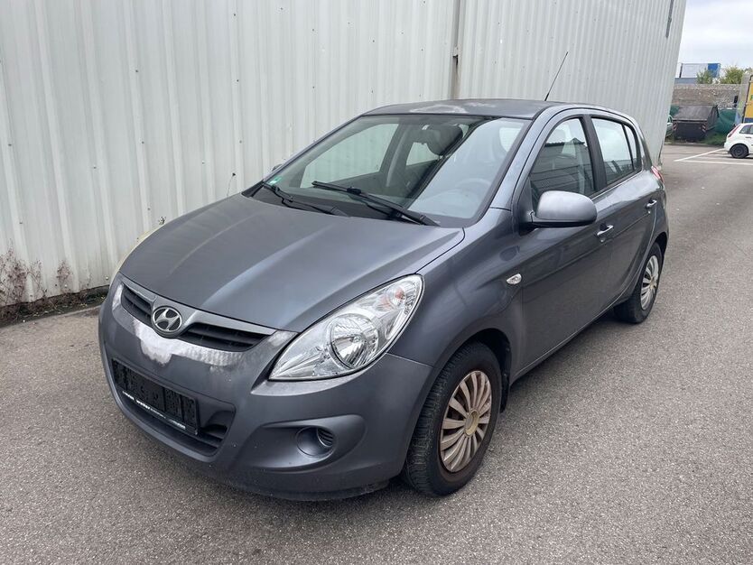 Hyundai i20 39.000 km 2.490 € Böblingen 71034
