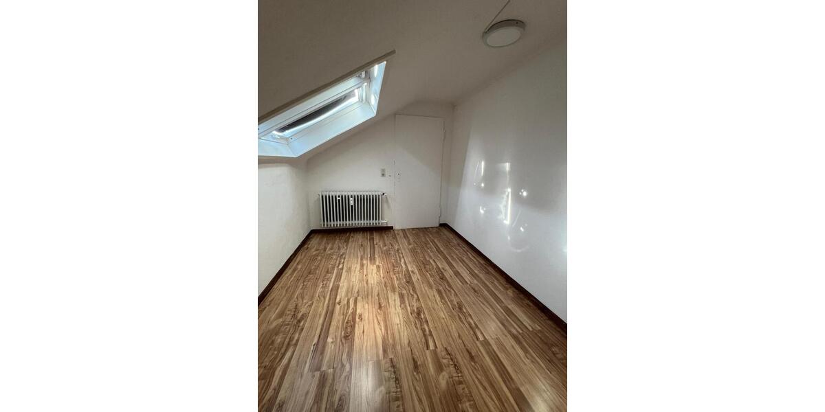 Dachgeschoßwohnung Nürtingen - 3 Zimmer, 58 m&sup2;, 210.000&euro; | Angebot:26972669