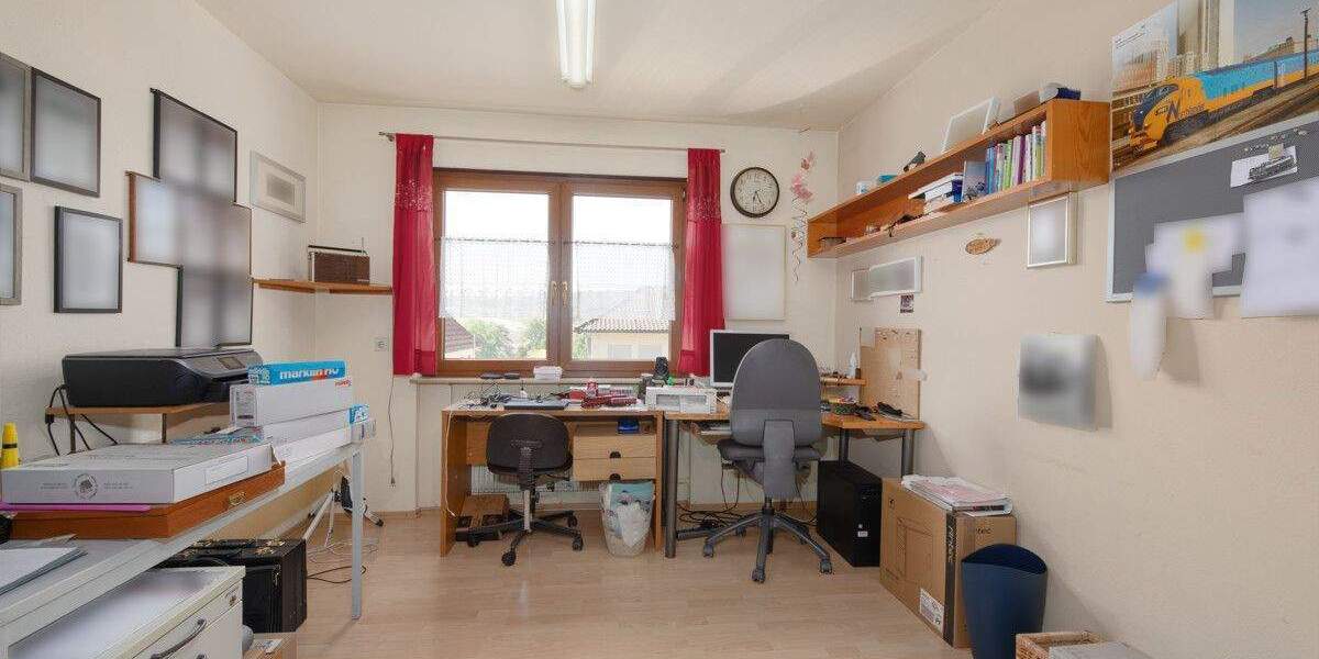 Einfamilienhaus Niefern-Öschelbronn / Niefern Niefern - 6 Zimmer, 180 m&sup2;, 560.000&euro; | Angebot:24860389