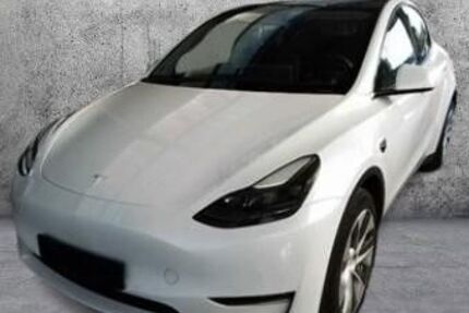 Tesla Model Y 62.521 km 32.890 &euro; Böblingen 71032