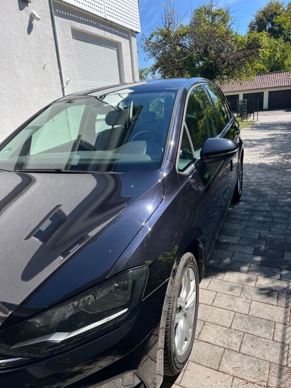 VW Golf Sportsvan 60.977 km 14.200 € Stuttgart 70567