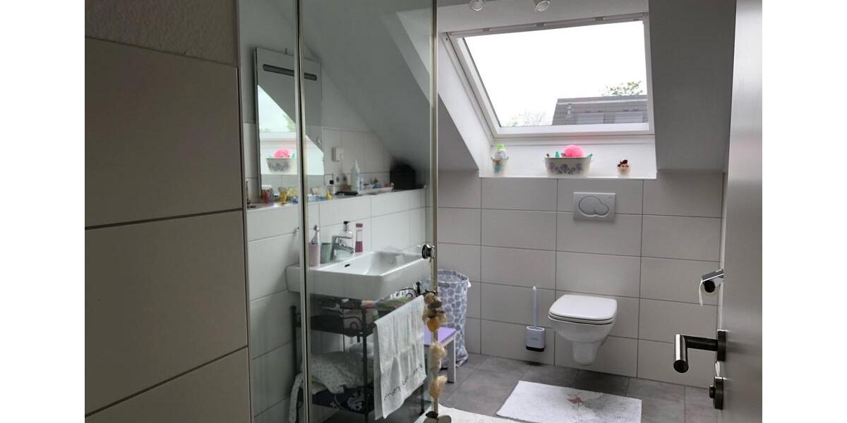 Einfamilienhaus Ludwigsburg Oßweil - 4.5 Zimmer, 142 m&sup2;, 2.030&euro; | Angebot:25322403