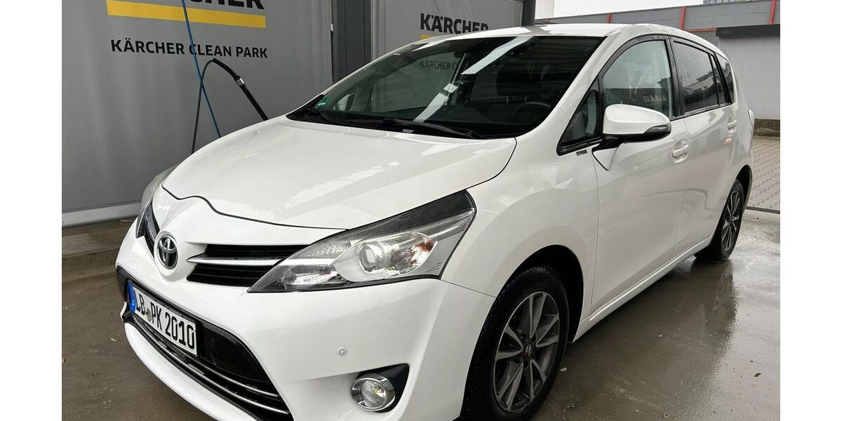 Toyota Verso 156.000 km 10.000 &euro; Korntal-Münchingen 70825