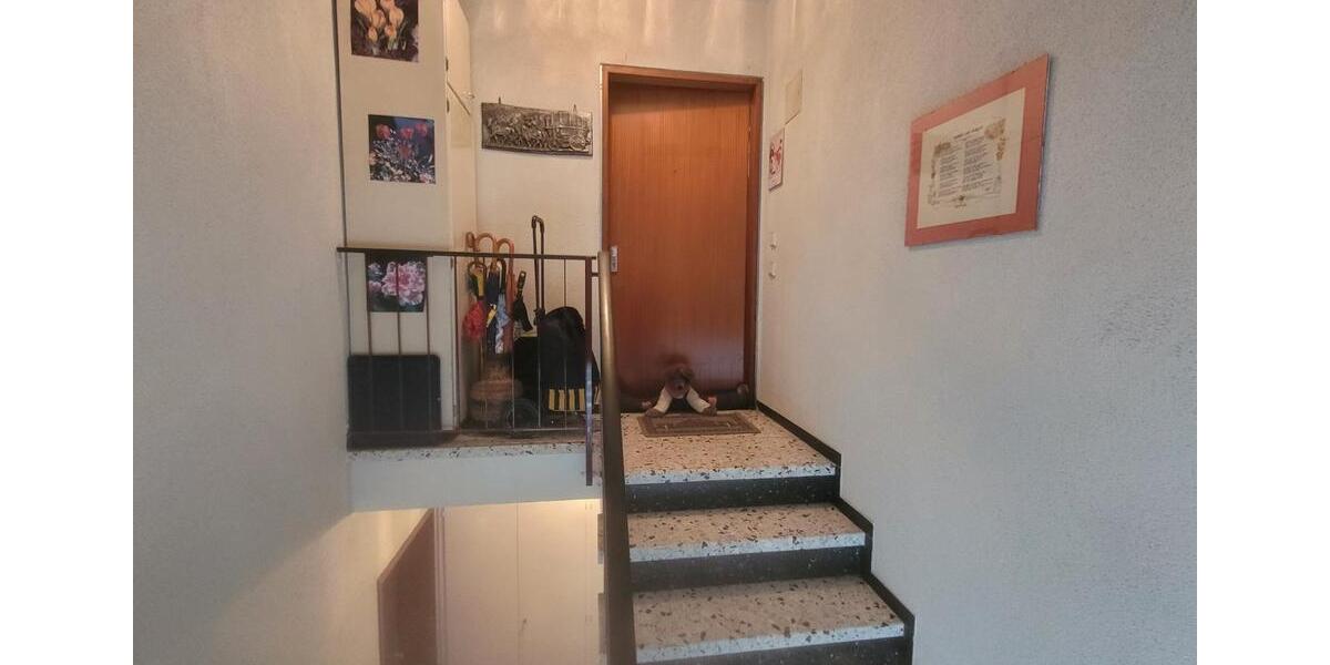 Dachgeschoßwohnung Stuttgart Sillenbuch - 3 Zimmer, 86 m&sup2;, 370.000&euro; | Angebot:24278521