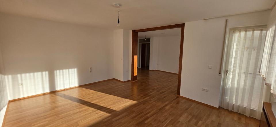 Etagenwohnung Mühlacker - 3.5 Zimmer, 95 m&sup2;, 1.000&euro; | Angebot:25942968