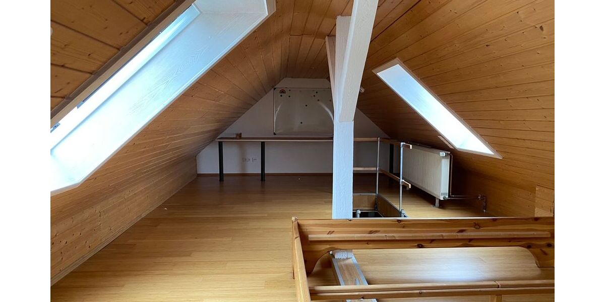 Schöne Gemütliche DG-Wohnung mit Einbauküche und nutzbarem Dachgeschoß - Etagenwohnung Deizisau | Angebot:27504679