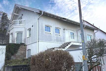 Haus zum Kaufen in Stuttgart 1.995.000 € 242 m² 7 zimmer