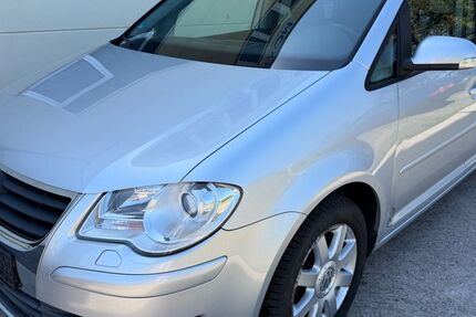 VW Touran 216.000 km 2.950 &euro; Sindelfingen/Stuttgart 71069