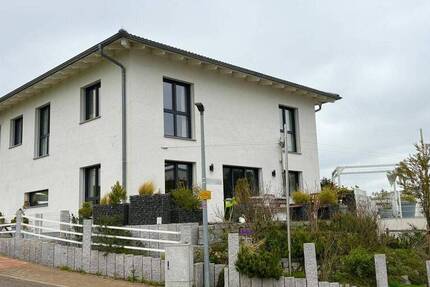 Haus Hemmingen - 8 Zimmer, 246 m&sup2;, 2.700&euro; | Angebot:26557187