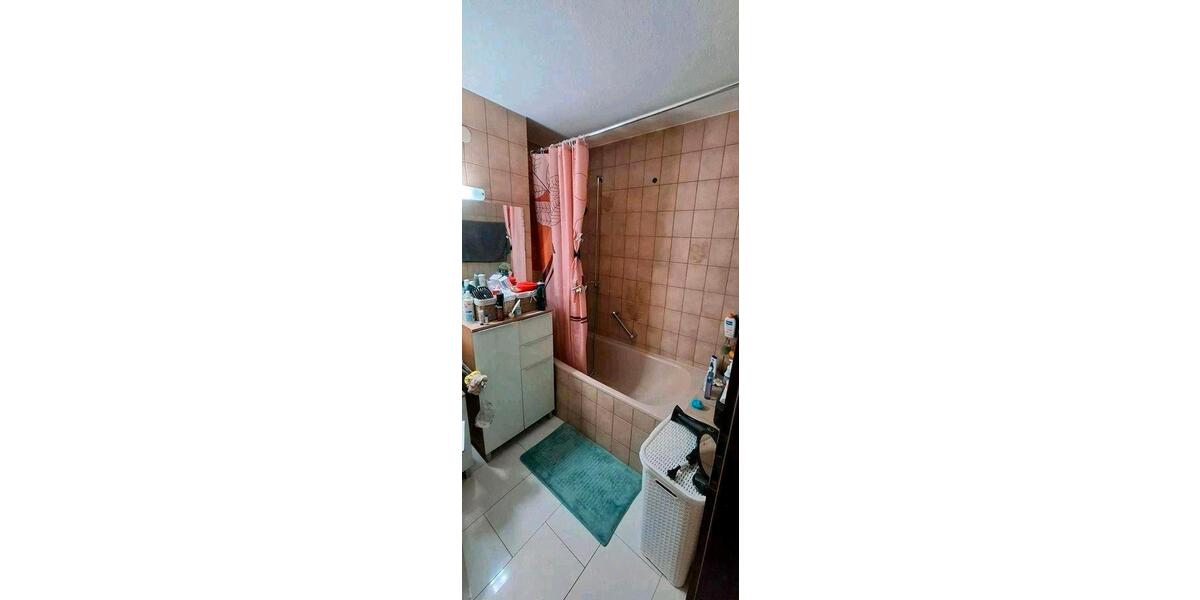 Erdgeschoßwohnung Sindelfingen Eichholz - 2.5 Zimmer, 73 m&sup2;, 975&euro; | Angebot:26415108