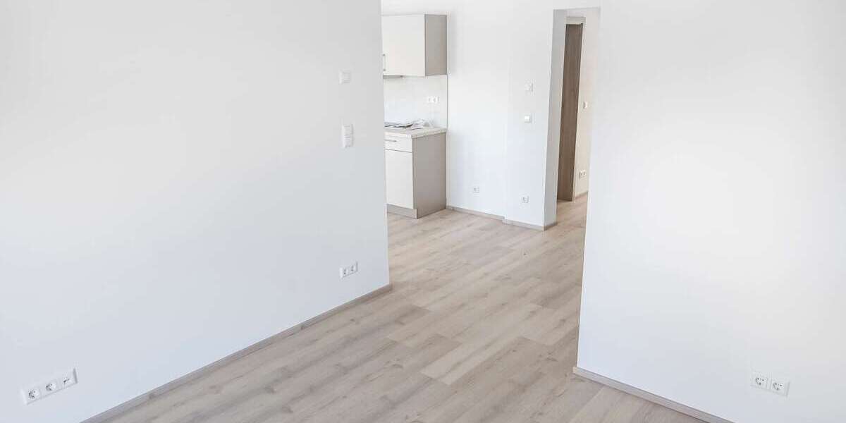 Hochwertig sanierte 2-Zimmer-Dachgeschosswohnung mit Balkon - 2- Esslingen am Neckar Oberesslingen | Angebot:27646718