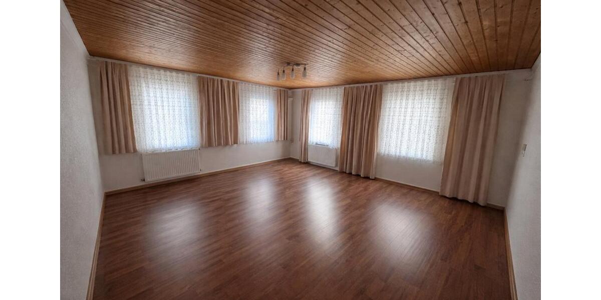 Etagenwohnung Esslingen am Neckar - 5 Zimmer, 148 m&sup2;, 450.000&euro; | Angebot:25965846