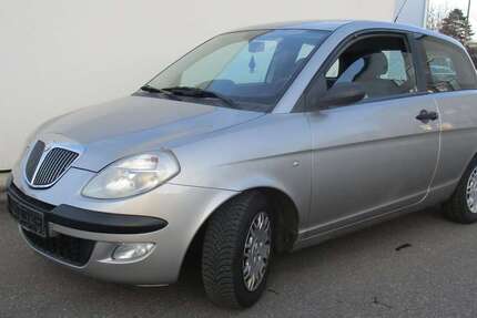 Lancia Ypsilon 128.000 km 2.700 &euro; Esslingen 73734