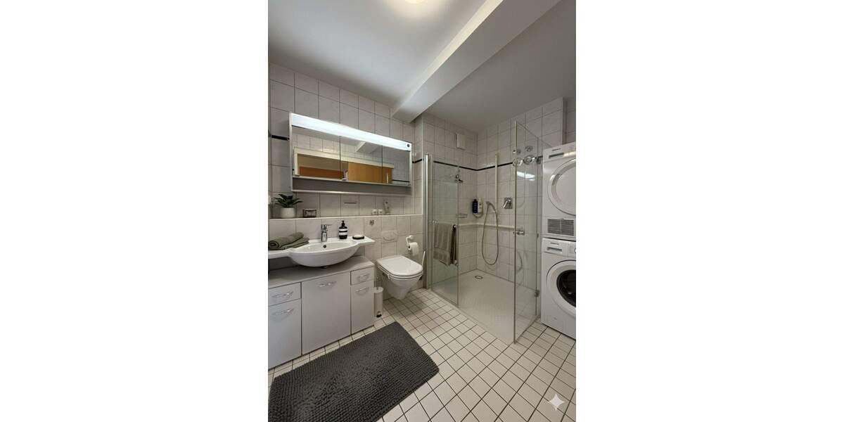 Etagenwohnung Sindelfingen Mitte - 2 Zimmer, 87 m&sup2;, 1.400&euro; | Angebot:24775668