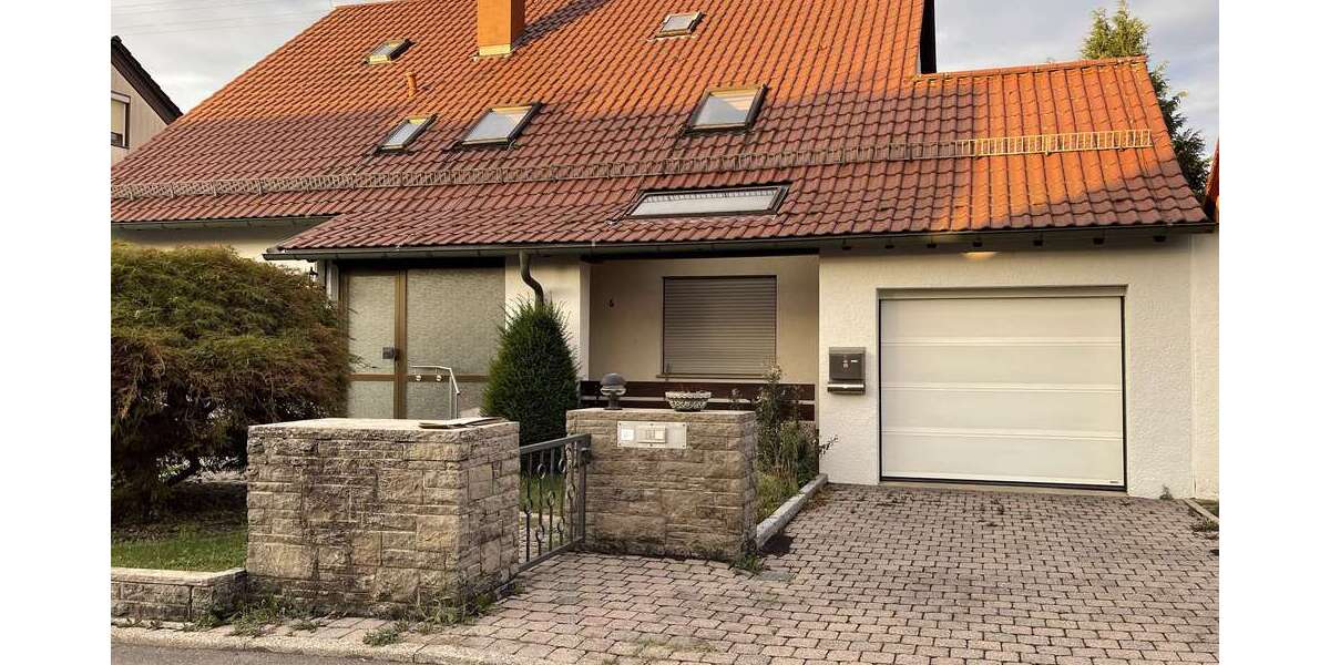 Einfamilienhaus Herrenberg-Oberjesingen Oberjesingen - 10 Zimmer, 225 m&sup2;, 698.000&euro; | Angebot:27254363