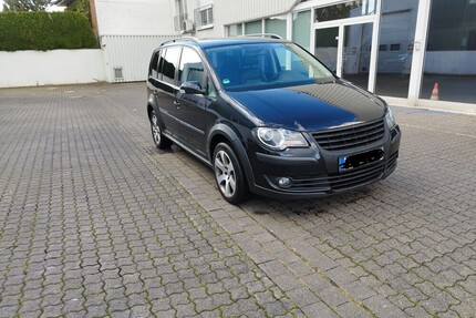 VW Touran Cross