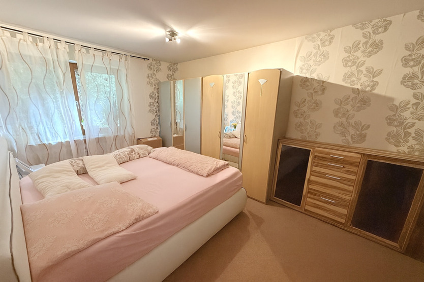 Gepflegte 2,5-Zimmerwohnung mit EBK, Balkon, großer Terrasse und Garten in bevorzugter Lage